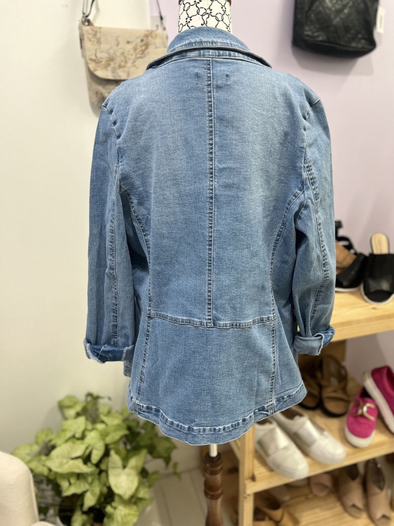 Betty Basics Light Wash Denim Jacket - 14