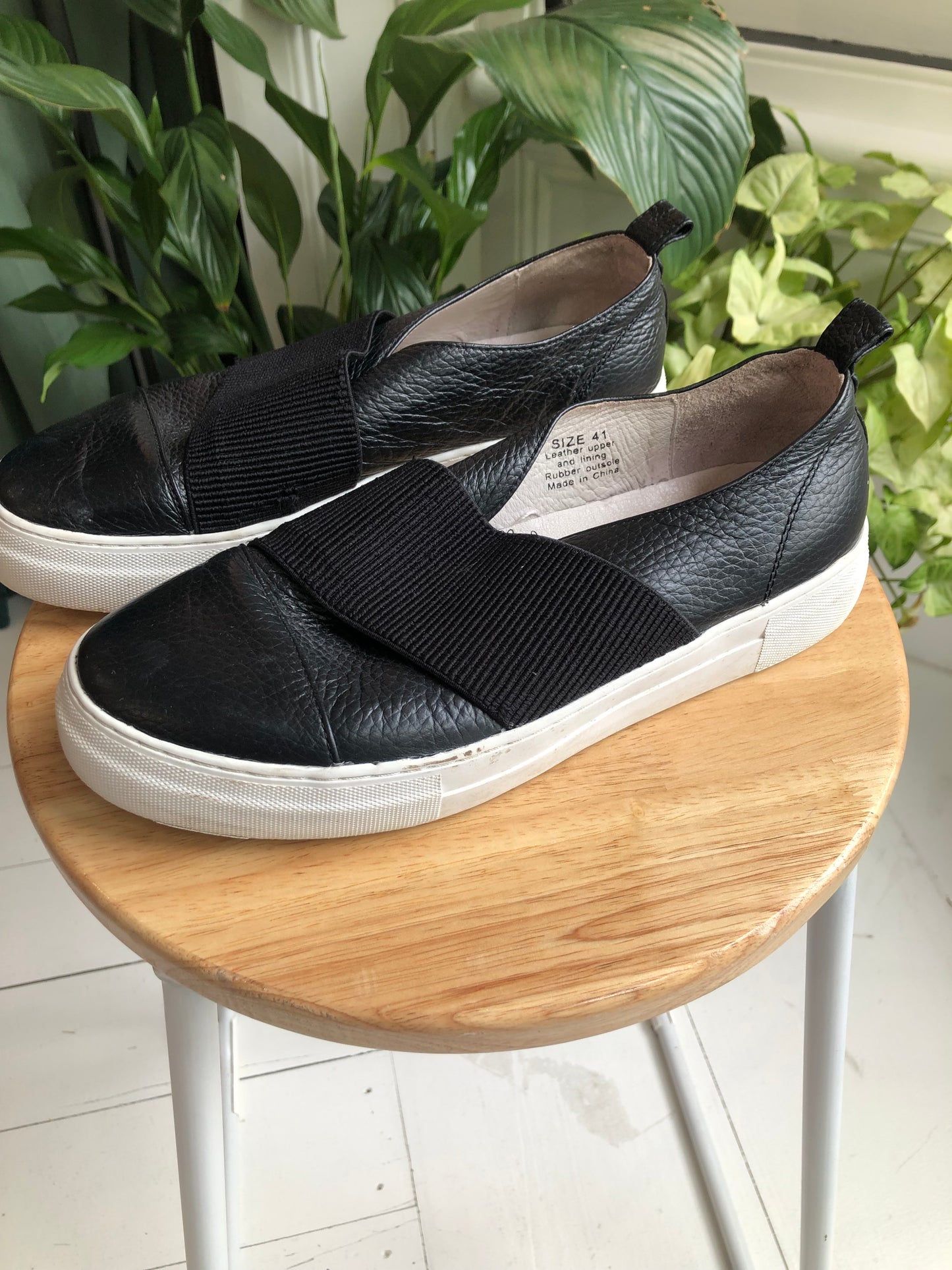 Moochi Black Slip Ons, 41 (10)