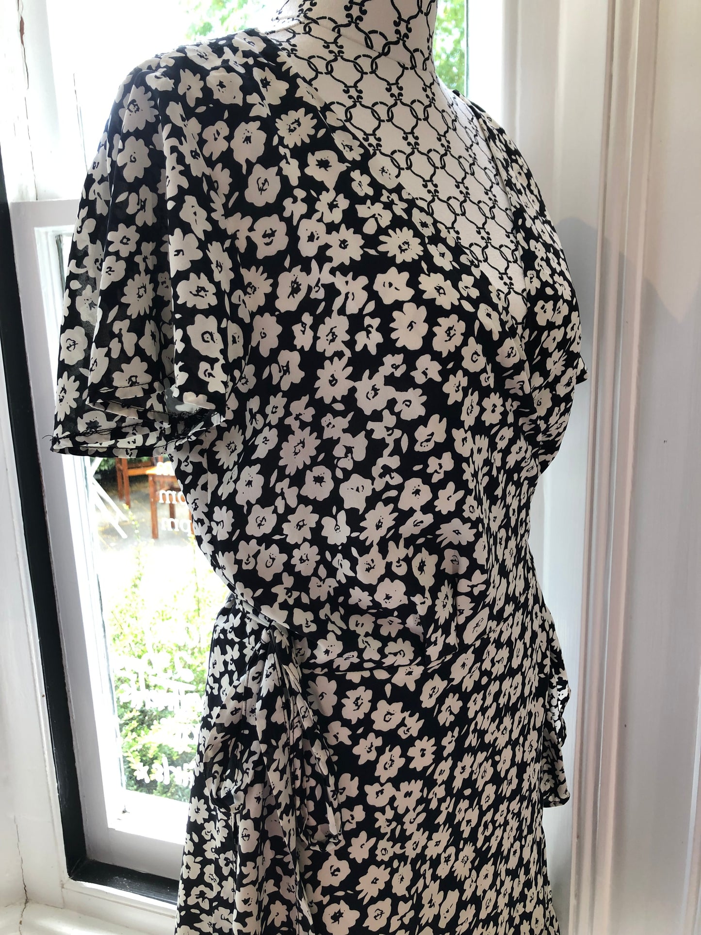 Leoni Black/White Floral Wrap Dress, 12