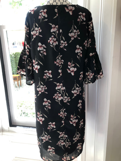 Leila + Luca Black Floral Shift Dress, 12