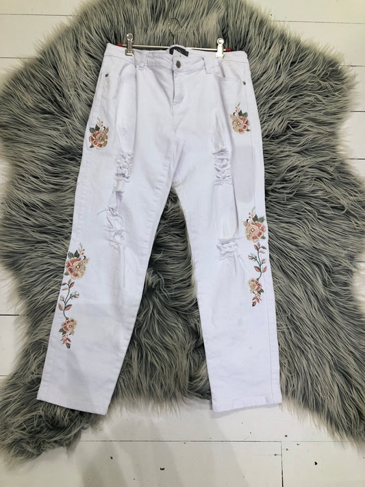 Mirrou White Ripped Embroidery Jeans, 12