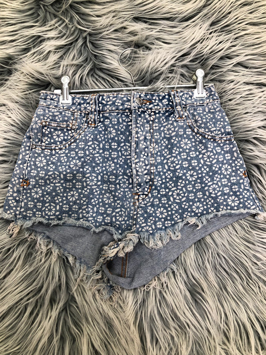 Some Days Lovin Denim/White Pattern Shorts, 28